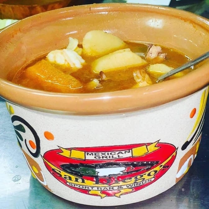 Caldo De Mariscos Con Pulpo.