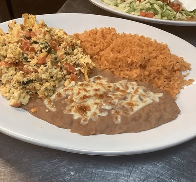 Huevos a la Mexicana.
