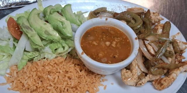 Nopales Con Pollo.
